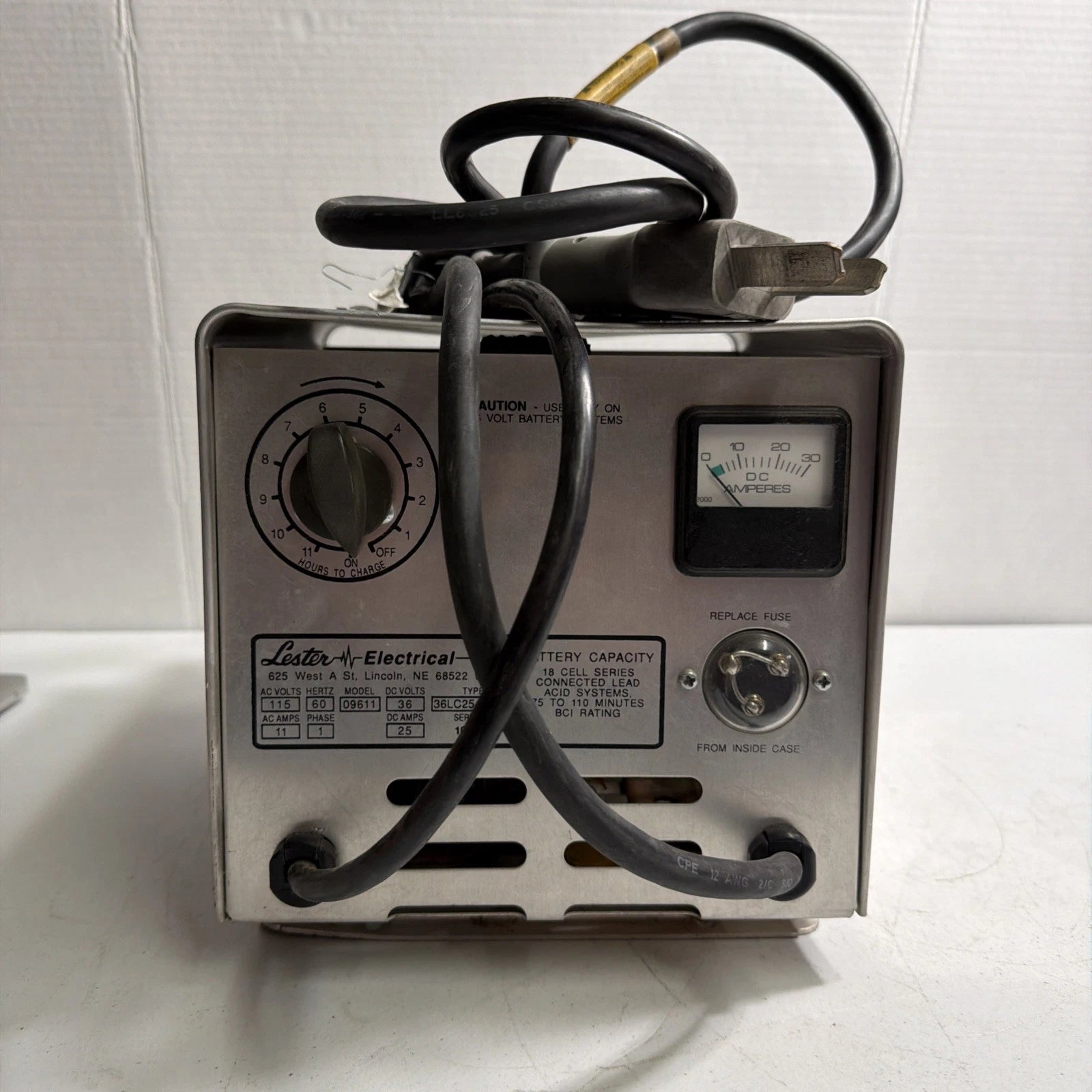 Lester Electrical Model 09611 Battery Charger 115VAC 36VDC Type 36LC25-3.5T12